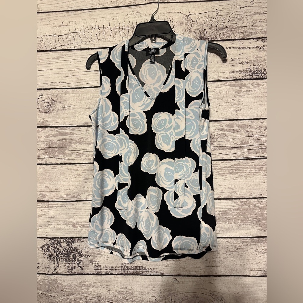 Jones New York Signature Floral Sleeveless Blouse Size M Blue Black V-Neck
